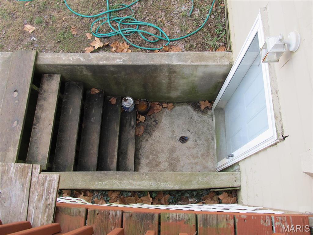 Warrenton, Missouri 63383, United States, 5 Bedrooms Bedrooms, ,3 BathroomsBathrooms,Residential,Pending,7130