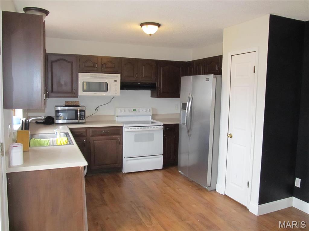 Warrenton, Missouri 63383, United States, 5 Bedrooms Bedrooms, ,3 BathroomsBathrooms,Residential,Pending,7130