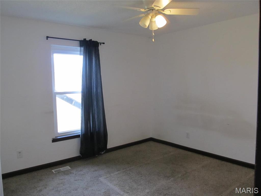 Warrenton, Missouri 63383, United States, 5 Bedrooms Bedrooms, ,3 BathroomsBathrooms,Residential,Pending,7130