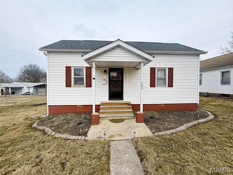 203 W 2nd North Street Mount Olive IL 62069