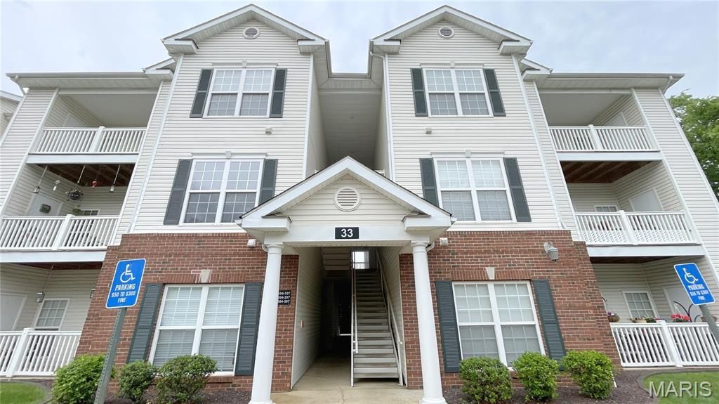 Photo of 33 Kassebaum Lane #306, Unincorporated, MO 63129 (MLS # 26024836)