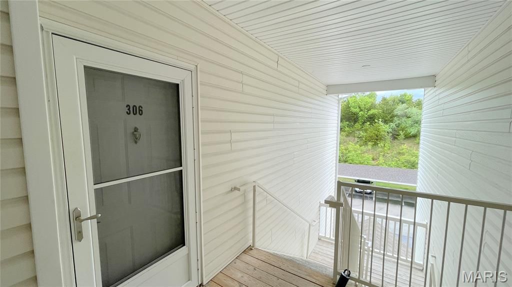 Photo of 33 Kassebaum Lane #306, Unincorporated, MO 63129 (MLS # 26024836)