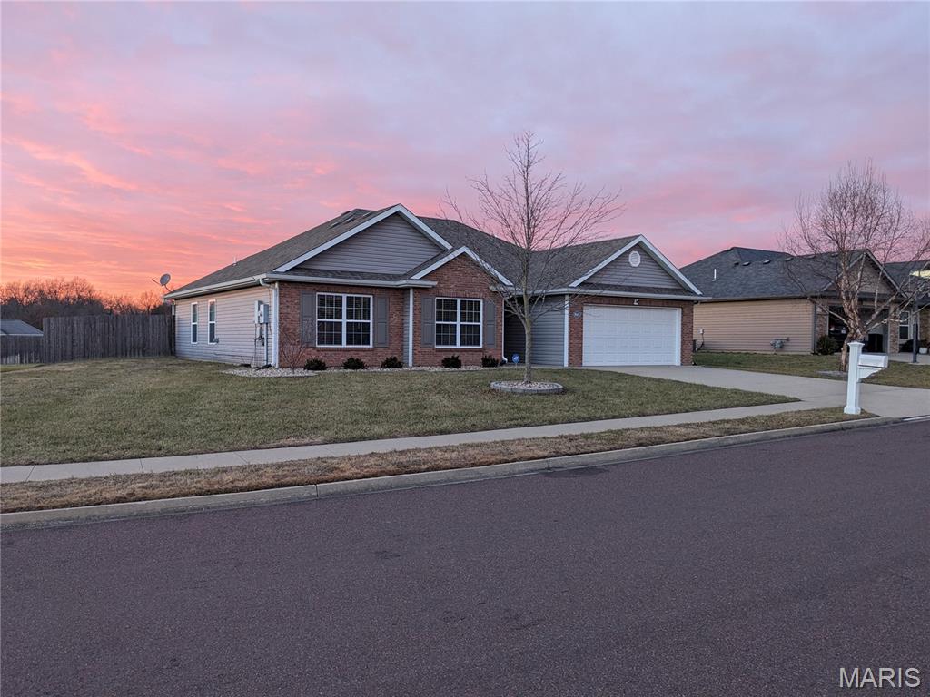 1845 N Black Walnut Court