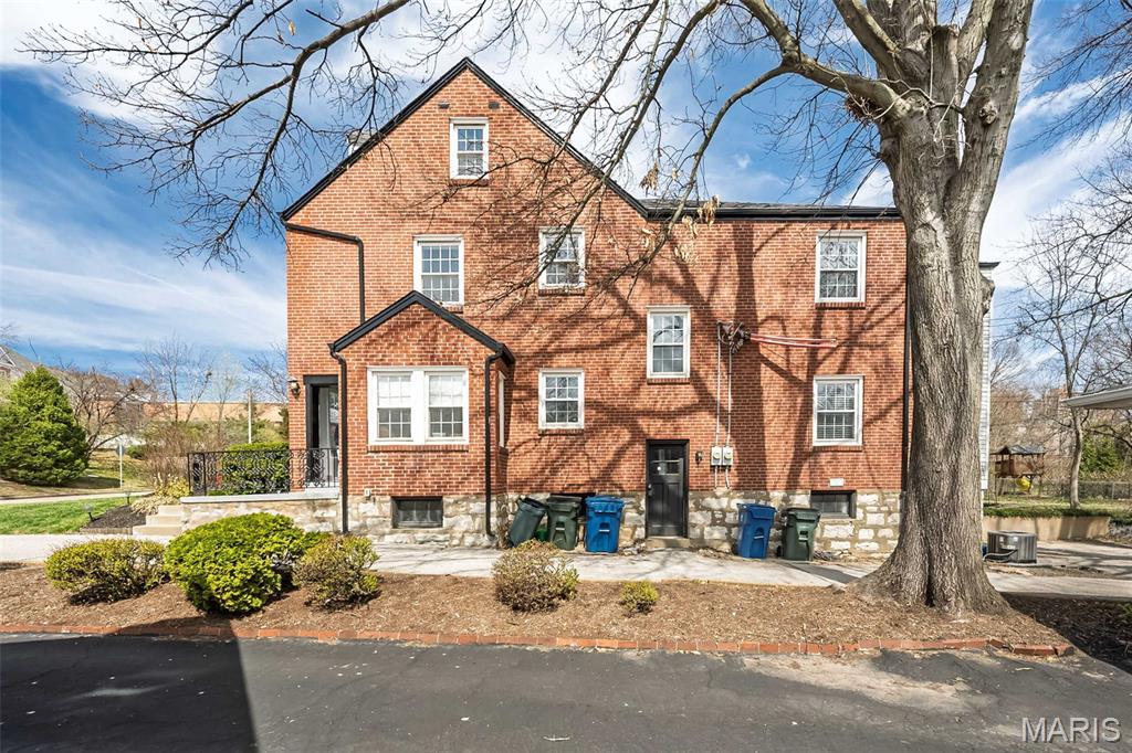 East Linden Condo Ph I - Residential