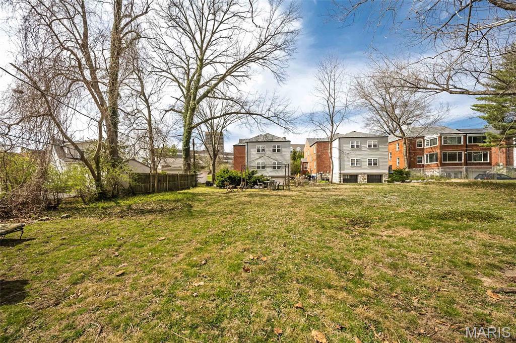 East Linden Condo Ph I - Residential