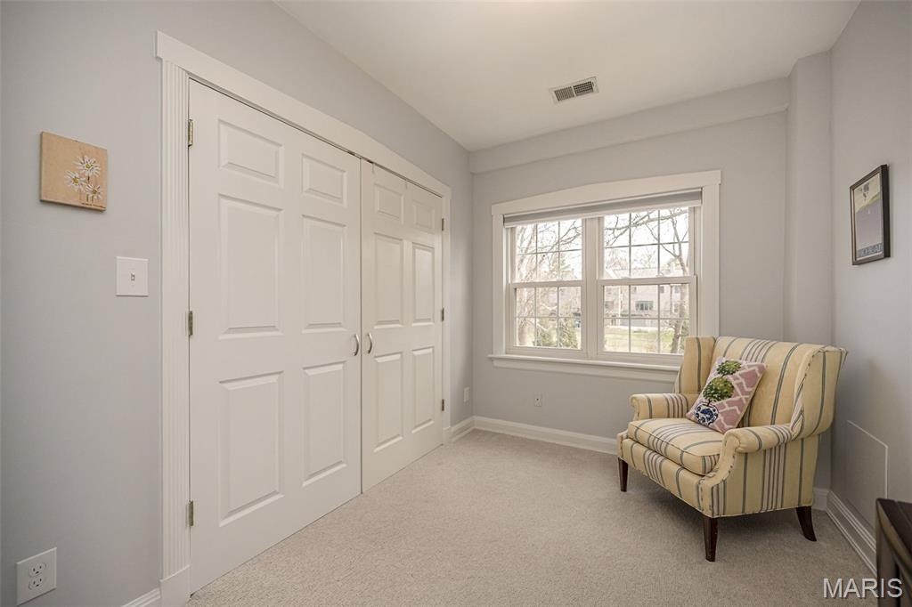 East Linden Condo Ph I - Residential