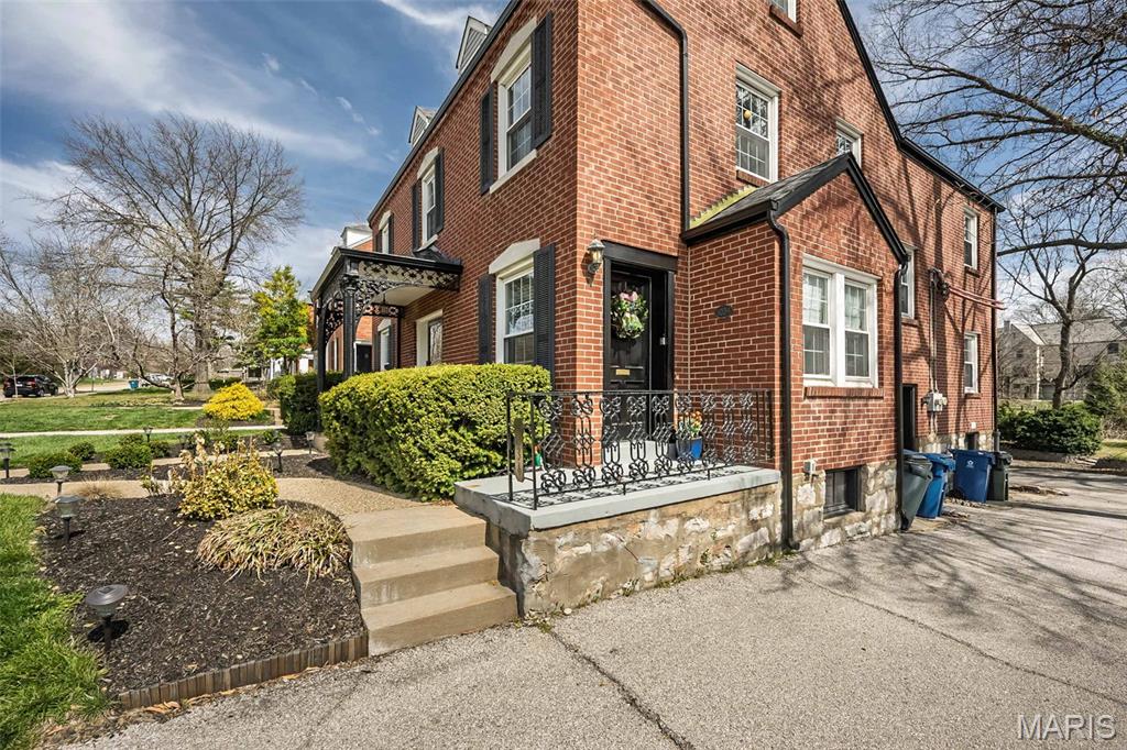 East Linden Condo Ph I - Residential