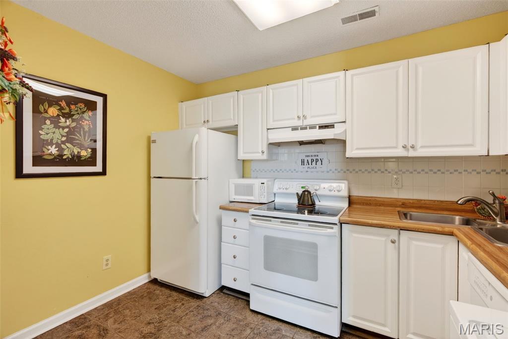 Brentwood Forest Condo Ph Eight - Residential