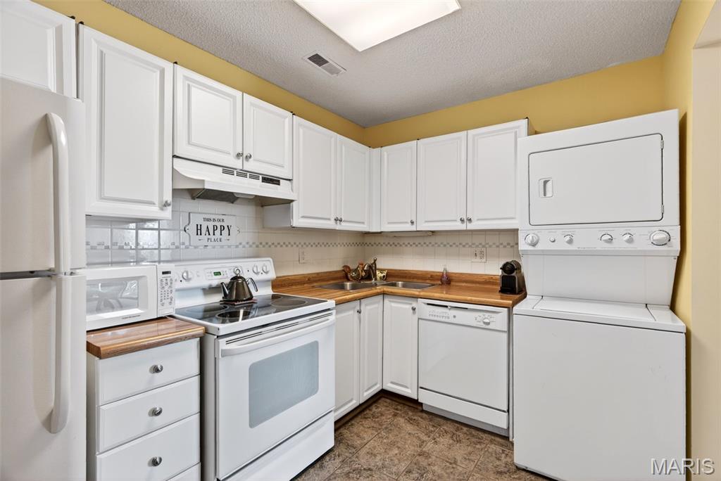 Brentwood Forest Condo Ph Eight - Residential