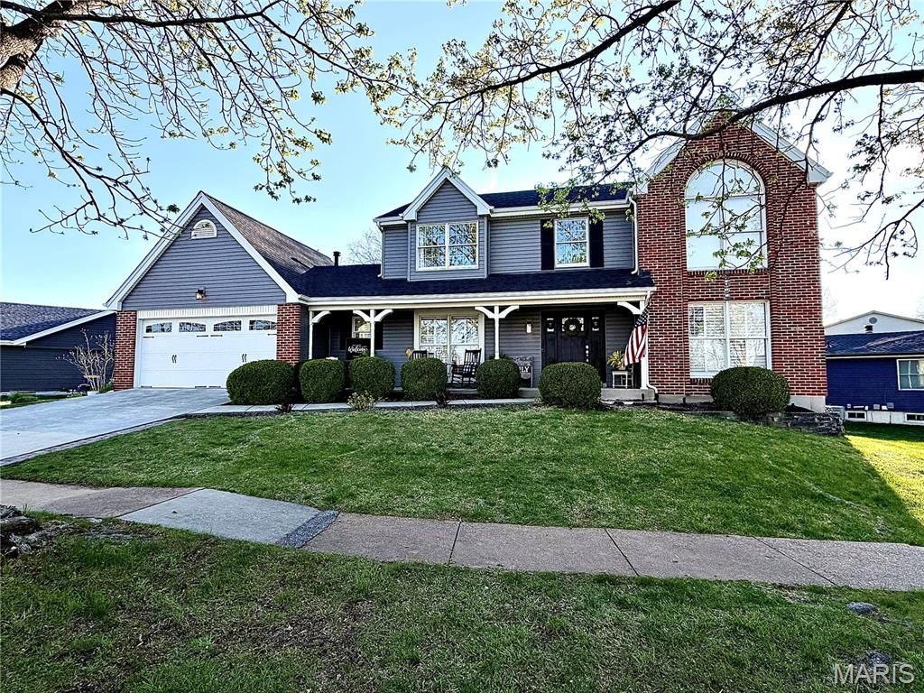 Photo of 2902 Piney Pointe Drive, St Louis, MO 63129 (MLS # 26020802)