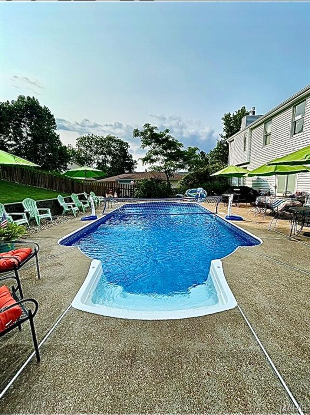 Photo of 2902 Piney Pointe Drive, St Louis, MO 63129 (MLS # 26020802)