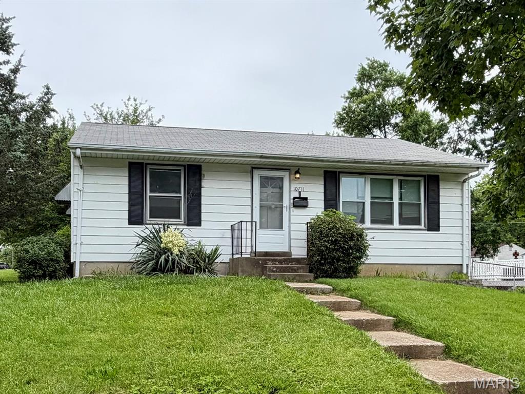 Photo 1 of 13 — 10711 Saint Henry Lane, St Ann, MO 63074