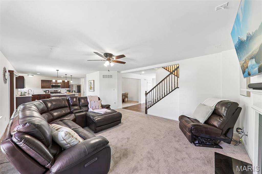 819 Cedar Bluff Way