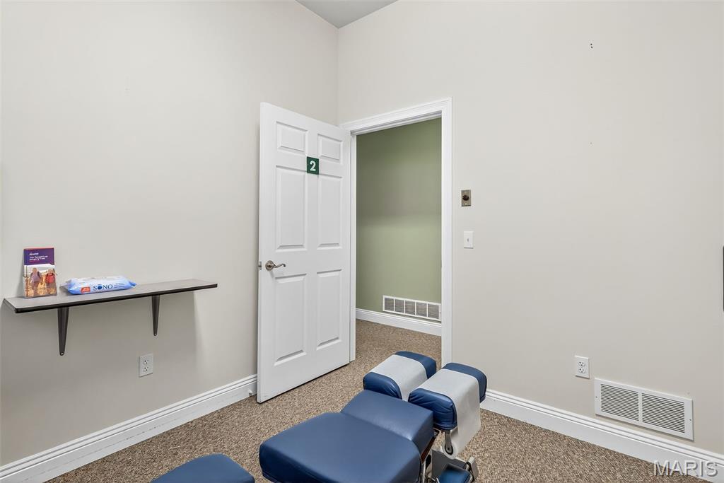 Grishams Sub - Commercial Sale