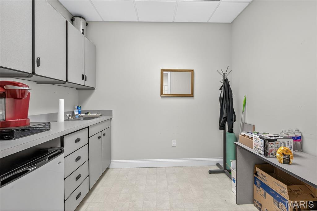 Grishams Sub - Commercial Sale