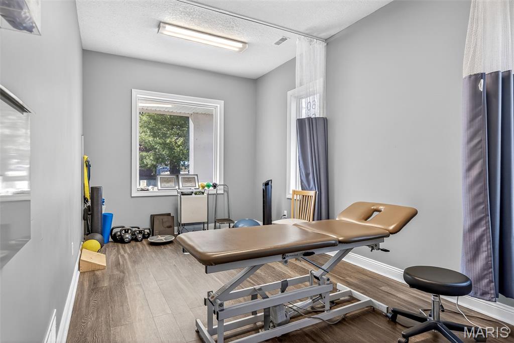 Grishams Sub - Commercial Sale