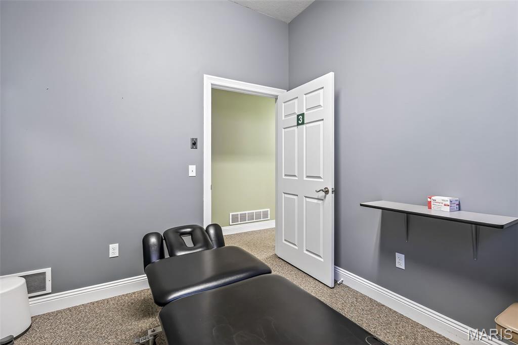 Grishams Sub - Commercial Sale