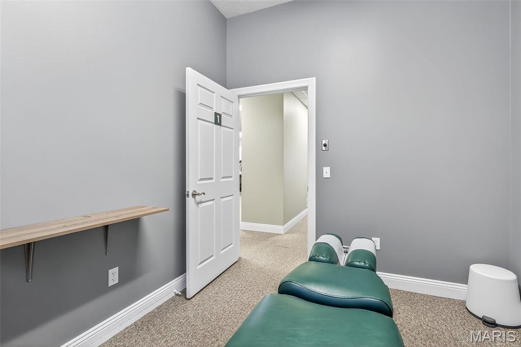 Grishams Sub - Commercial Sale