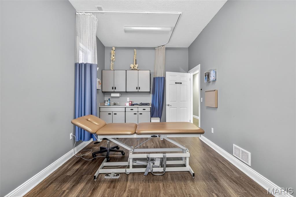 Grishams Sub - Commercial Sale