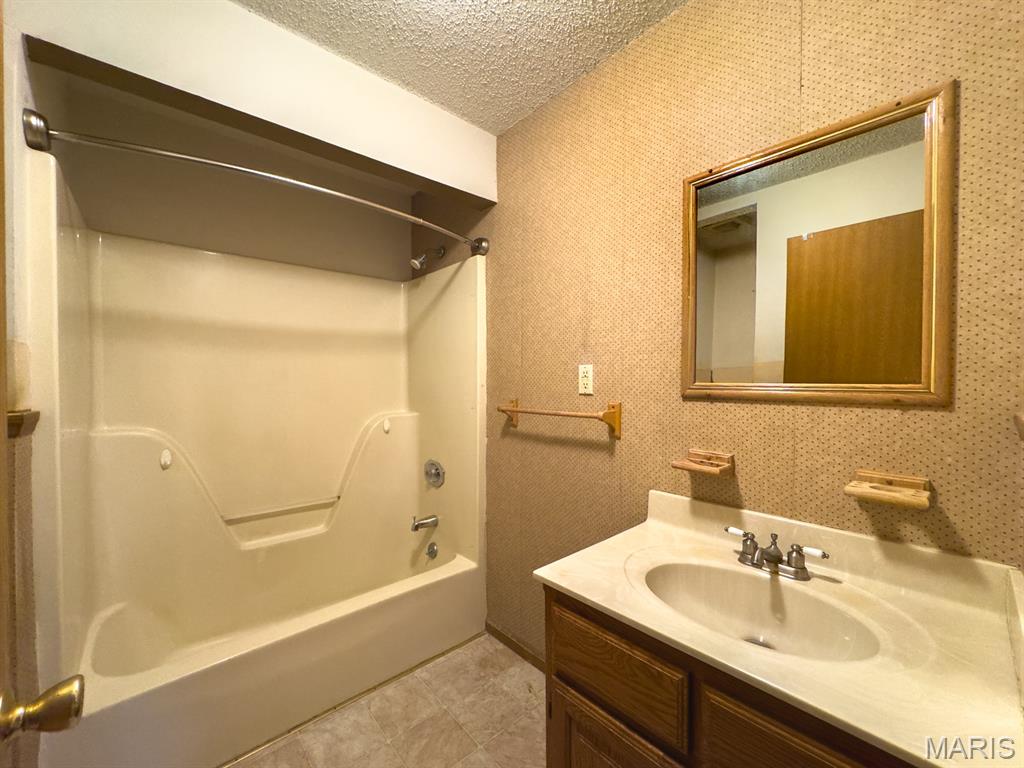 Ray Oak Estates - Residential