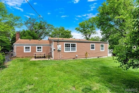Tiny photo for 425 Bush Drive, Ballwin, MO 63021 (MLS # 26026864)