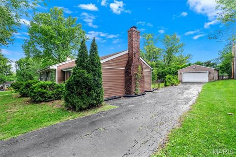 Tiny photo for 425 Bush Drive, Ballwin, MO 63021 (MLS # 26026864)