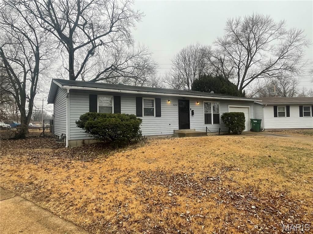 Photo of 2052 Aristocrat Drive, Florissant, MO 63031 (MLS # 26014162)