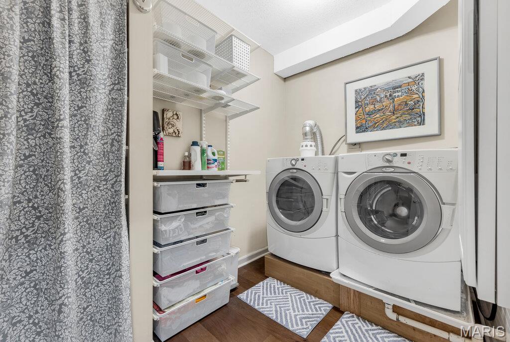 Hanley Towers Apts Condo - Residential