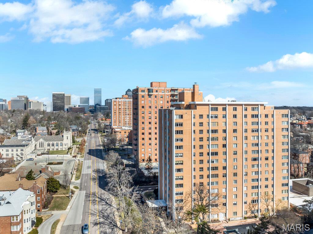 Hanley Towers Apts Condo - Residential