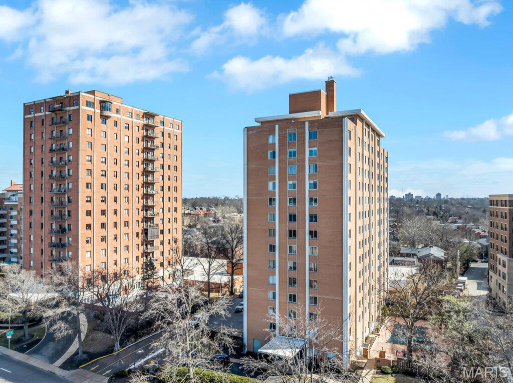 Hanley Towers Apts Condo - Residential
