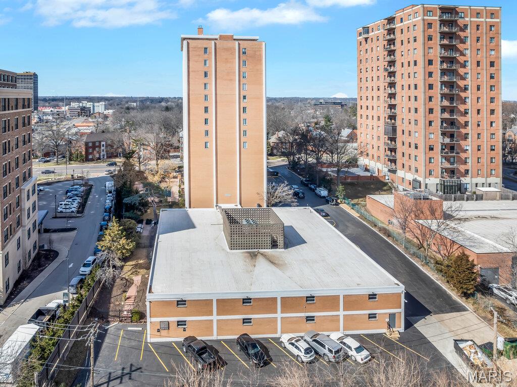 Hanley Towers Apts Condo - Residential