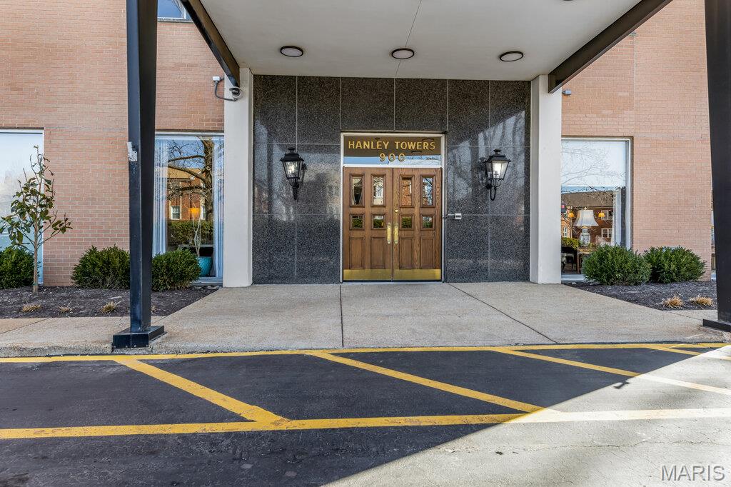 900 S Hanley Road 12E