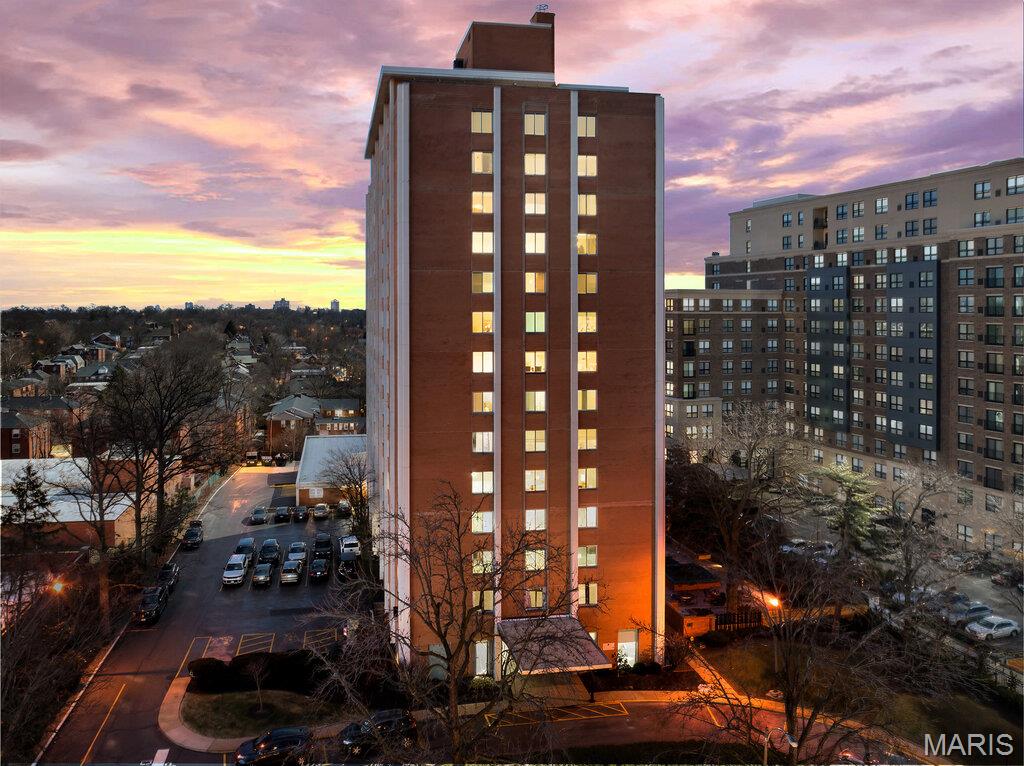 Hanley Towers Apts Condo - Residential