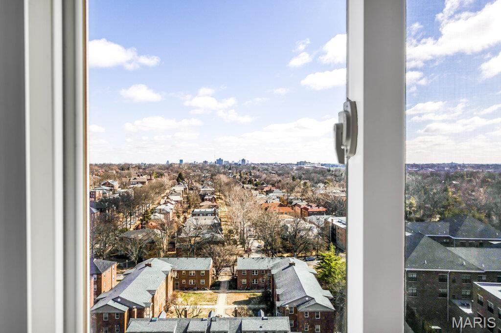 Hanley Towers Apts Condo - Residential