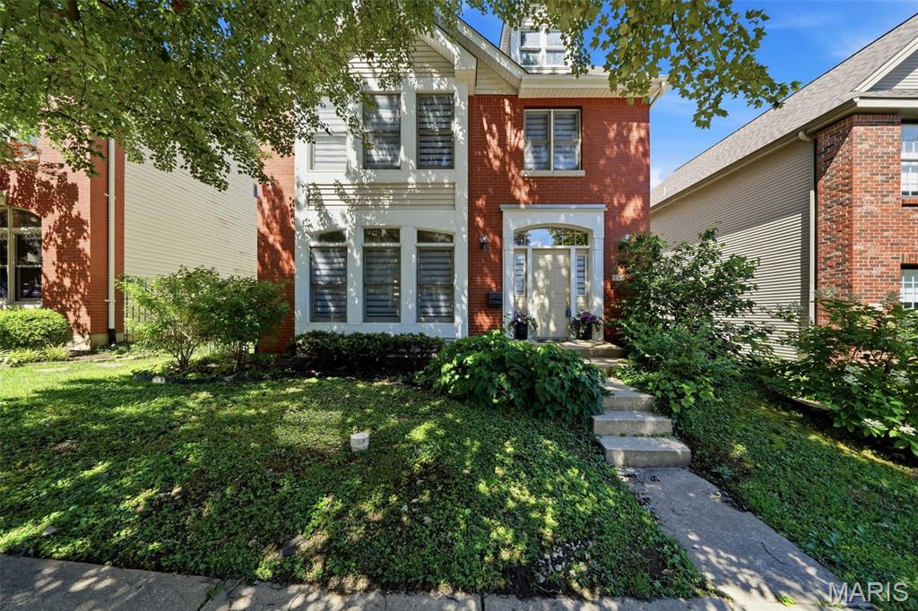 Photo 1 of 39 — 911 Morehouse Lane, University City, MO 63130