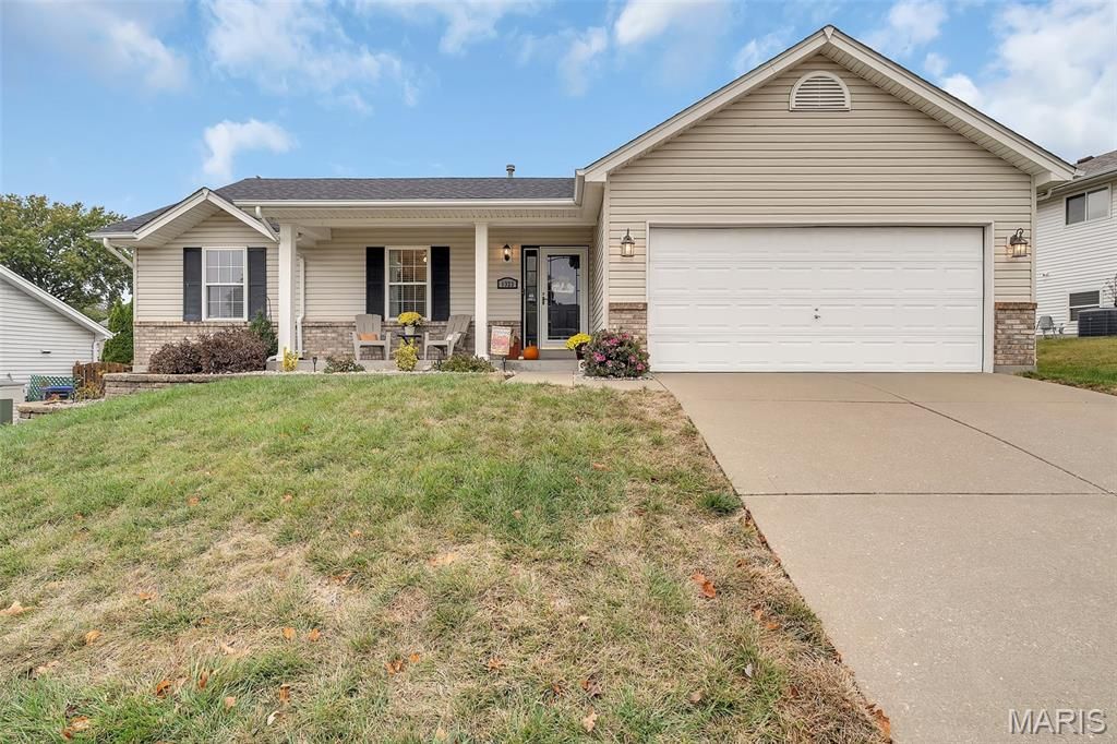 Photo of 1323 Pegasus Trail, St Peters, MO 63376 (MLS # 25072835)