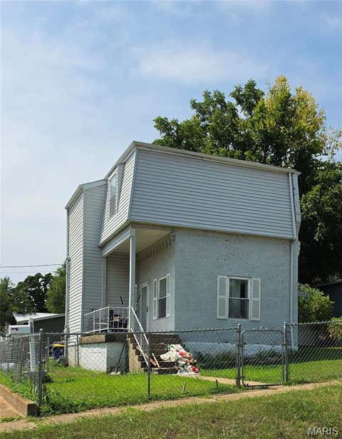 Photo of 300 Stewart Street, De Soto, MO 63020 (MLS # 26049114)