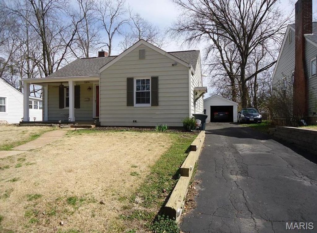 Photo of 2806 Hilldale Avenue, St Louis, MO 63144 (MLS # 26019907)