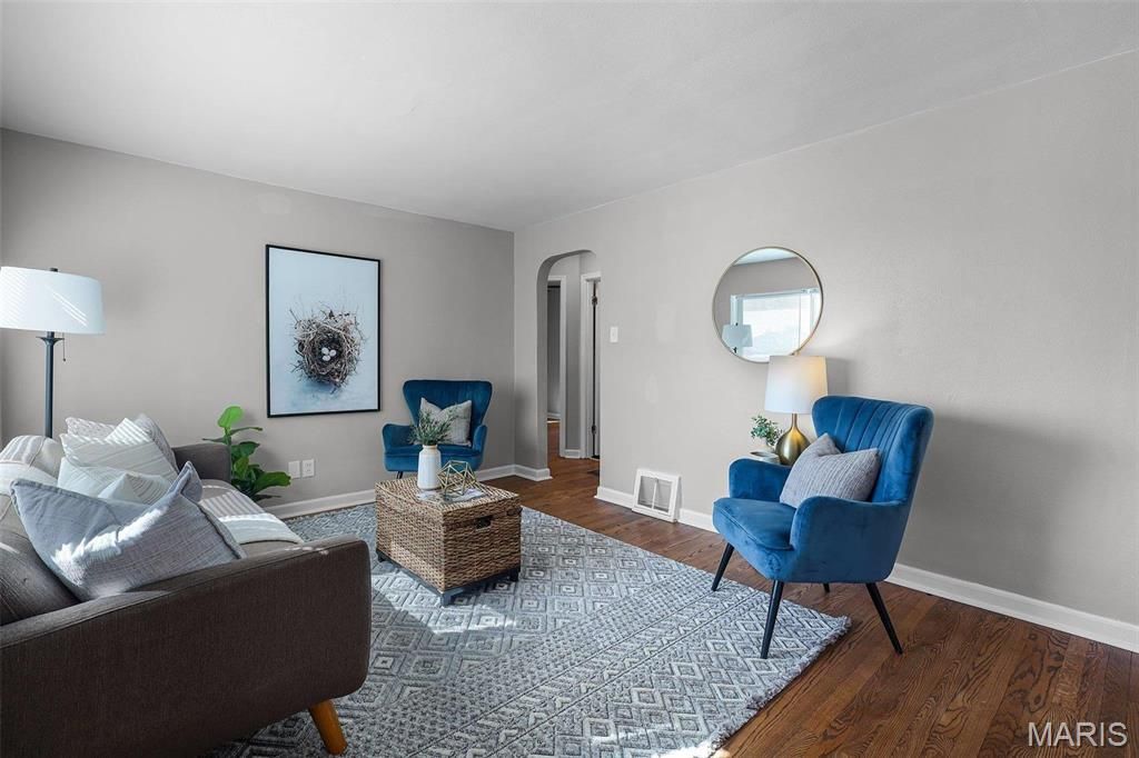 Photo of 3933 McDonald Avenue, St Louis, MO 63116 (MLS # 26010027)