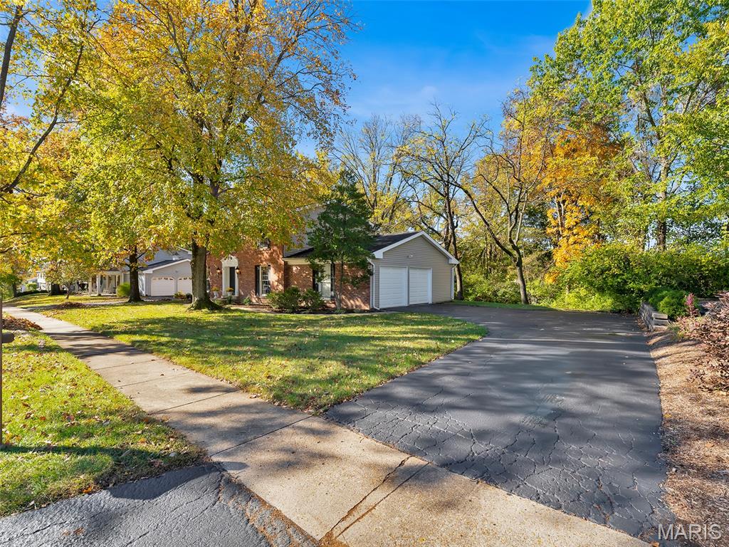 2323 Hollyhead Drive