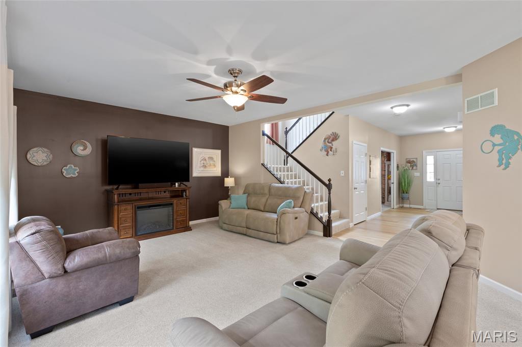 1323 Woodside Drive