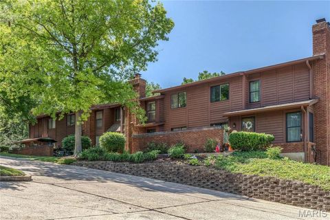 Tiny photo for 1940 Meadowtree Lane #1, Kirkwood, MO 63122 (MLS # 25070486)