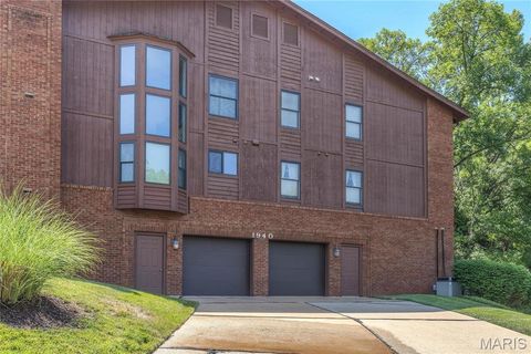 Tiny photo for 1940 Meadowtree Lane #1, Kirkwood, MO 63122 (MLS # 25070486)