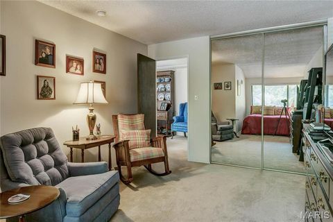 Tiny photo for 1940 Meadowtree Lane #1, Kirkwood, MO 63122 (MLS # 25070486)