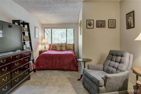 Tiny photo for 1940 Meadowtree Lane #1, Kirkwood, MO 63122 (MLS # 25070486)