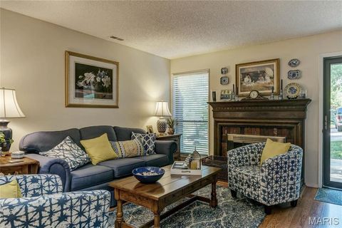Tiny photo for 1940 Meadowtree Lane #1, Kirkwood, MO 63122 (MLS # 25070486)