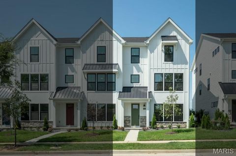 16532 Yellowwood Drive 48-303 Chesterfield MO 63017