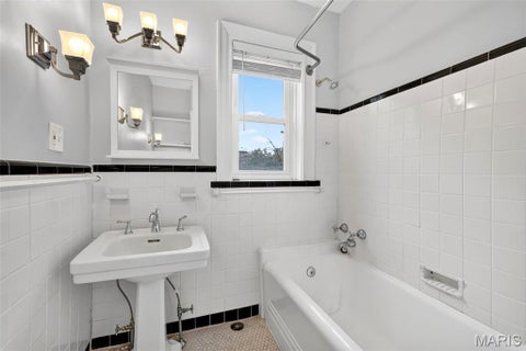 Tiny photo for 4530 McPherson Avenue #2E, St Louis, MO 63108 (MLS # 26068078)