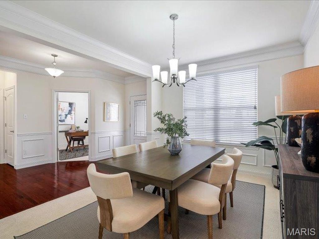 Photo of 718 Savannah Crossing Way, Chesterfield, MO 63017 (MLS # 26007613)