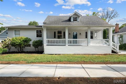 807 E Essex Avenue Glendale MO 63122